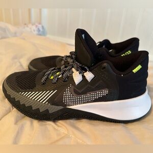 Nike Kyrie Irving 4 youth basketball trainer